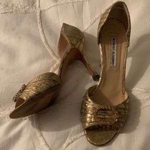 Manolo Blahnik - Gold/rose tone broach - 40